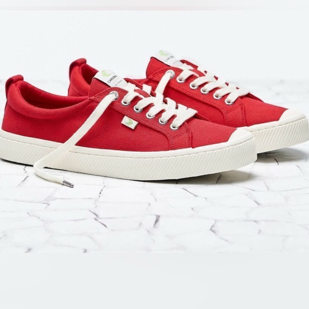 Cariuma women’s Red OCA low canvas sneakers
Size 8